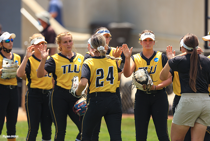 NFCA, Division III, D3, NCAA, finals, championship, coaches, softball, fastpitch, University, College